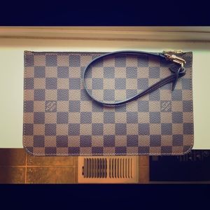 Louis Vuitton Neverfull Pochette, GM/MM